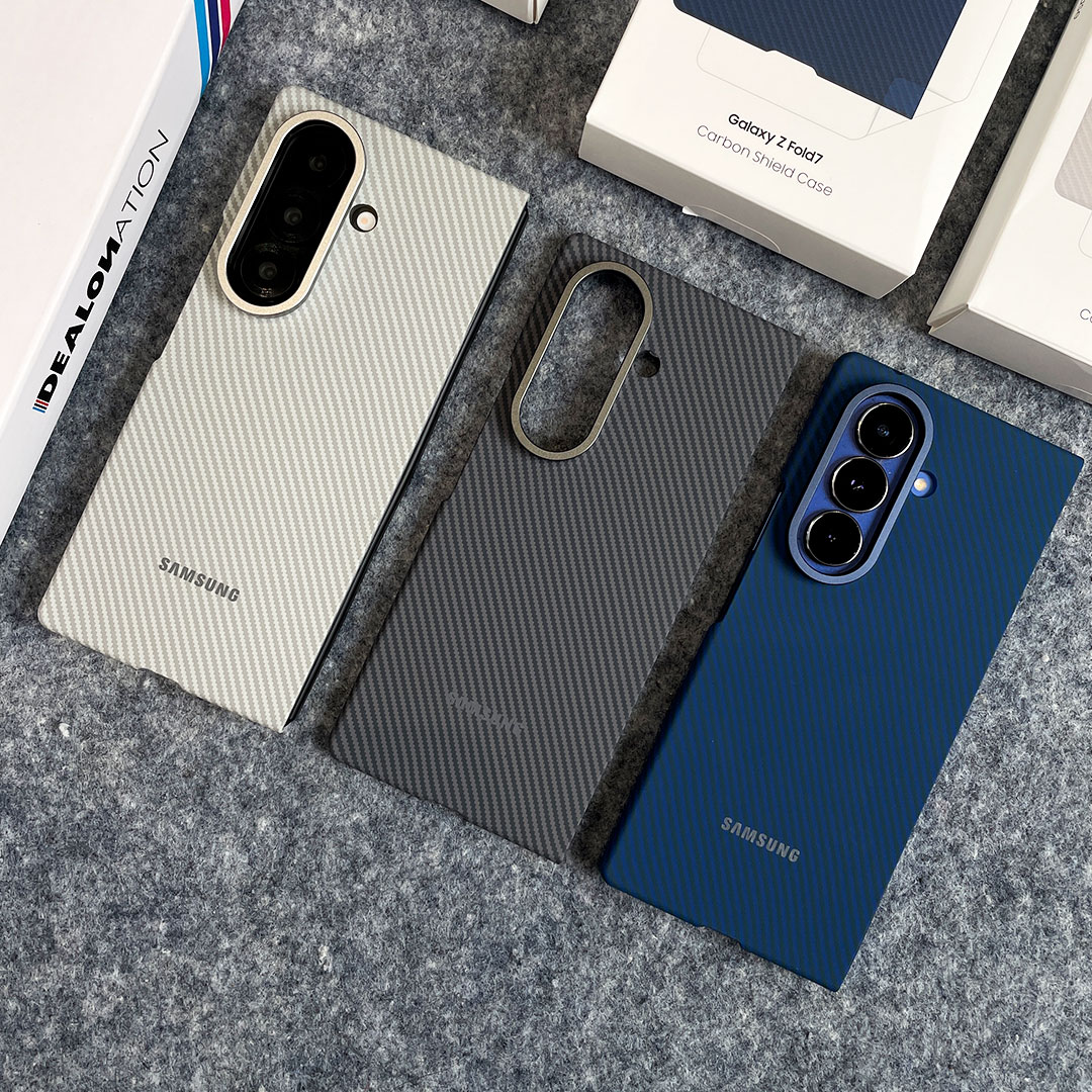 Carbon Shield Case for Z Fold 7 - Image 8