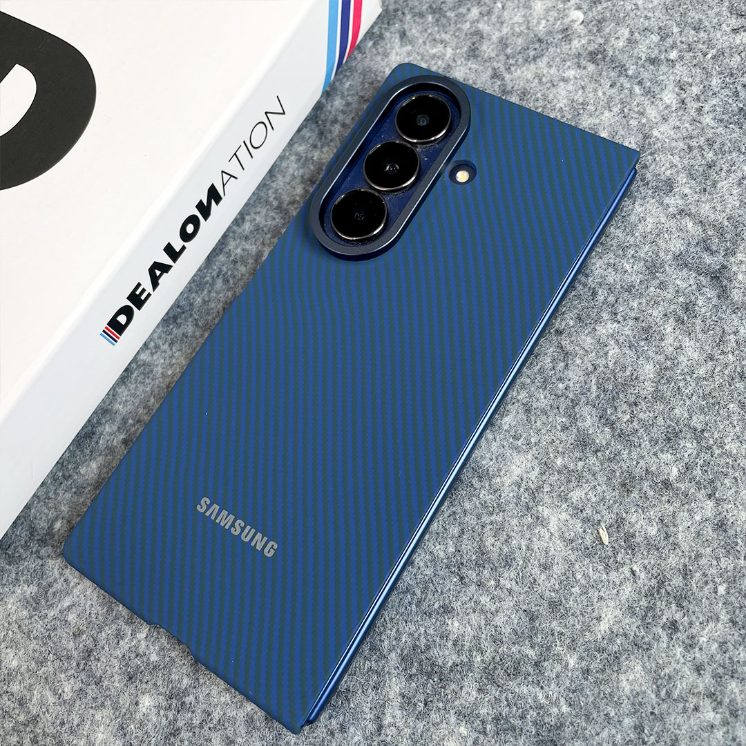 Carbon Shield Case for Z Fold 7 - Image 4