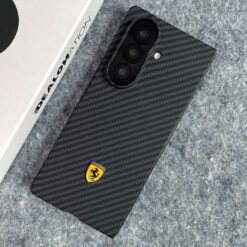 Alternative view of FR Premium Ultra Thin Carbon Fiber Pattern Case