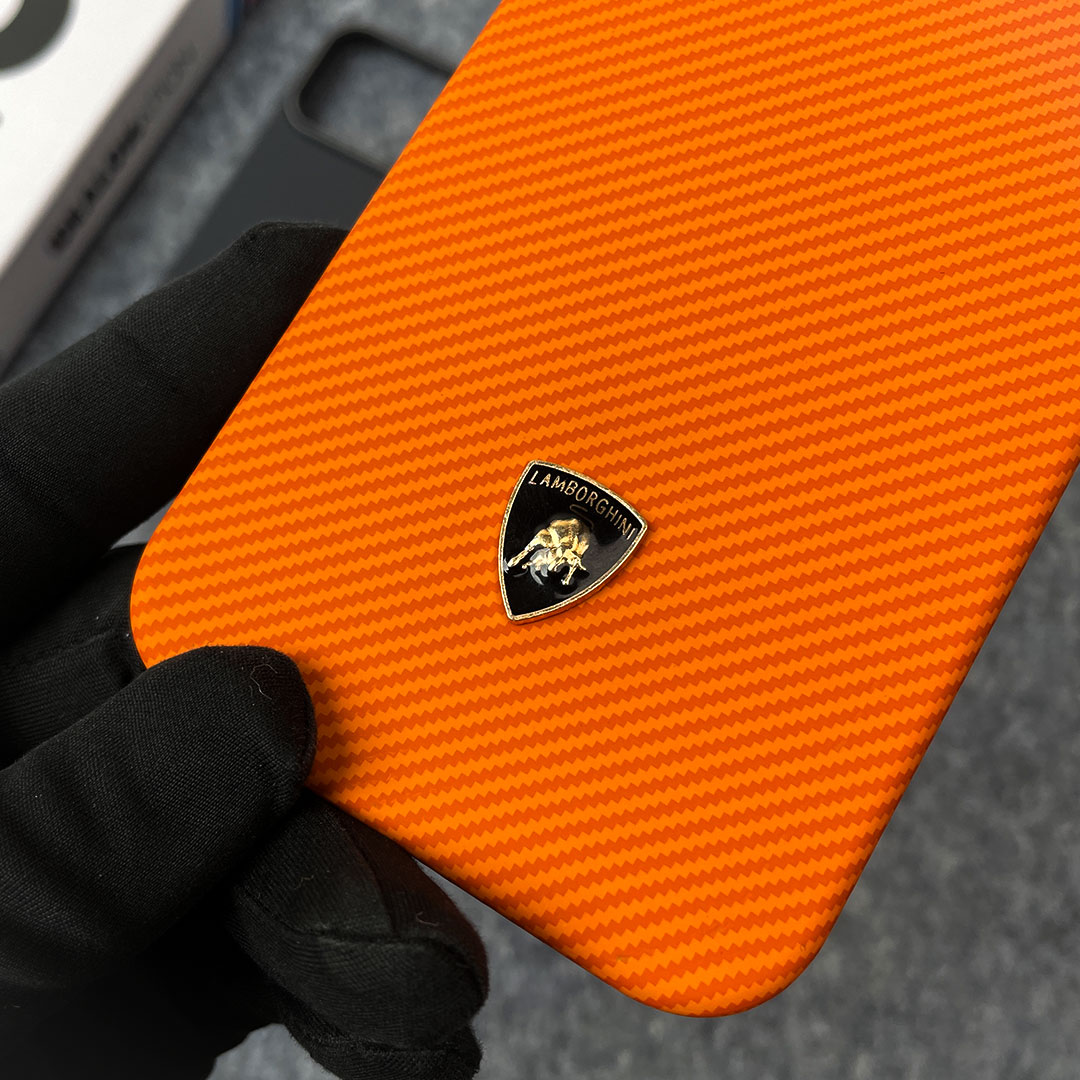 Lambo CarbonF Slim Fit Case - Image 3