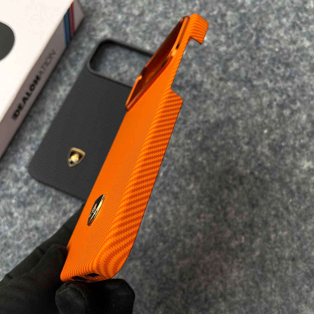 Lambo CarbonF Slim Fit Case - Image 4