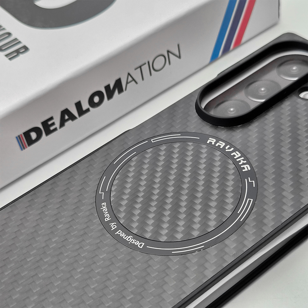 RavaKa Stealth Carbon Fiber MagSafe Case - Image 3