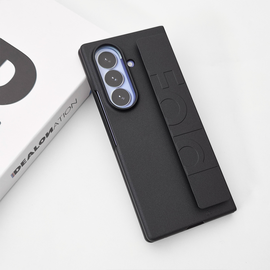 Signature Strap – Matte Black PC Case - Image 3
