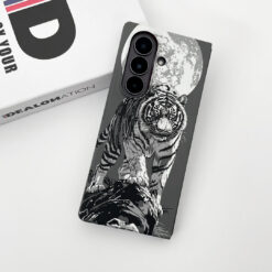 Furious Tiger- Glow in Dark Magsafe Case - Image 3