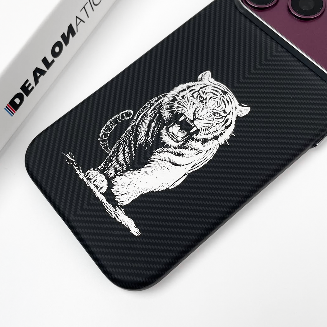 TIGERFURY Carbon MagSafe Case - Image 13