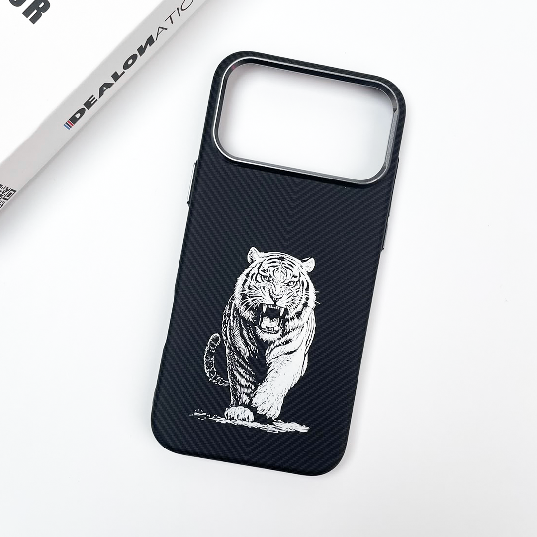 TIGERFURY Carbon MagSafe Case - Image 12