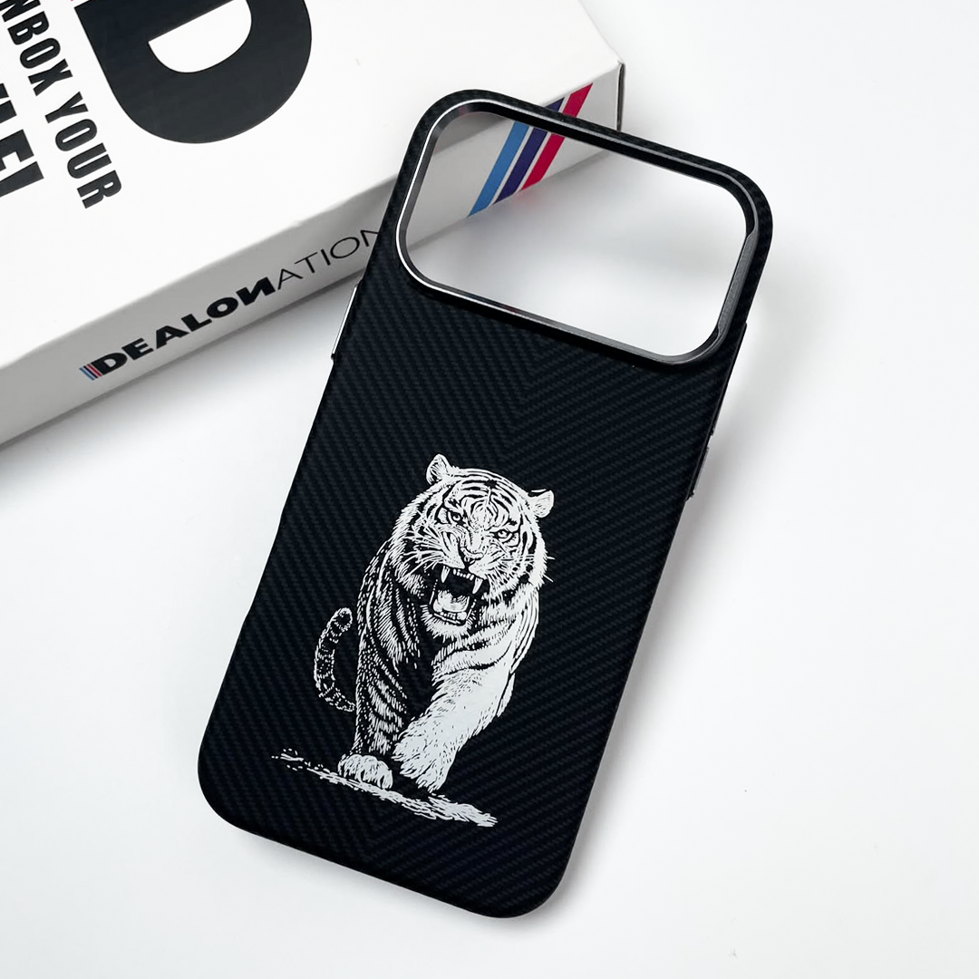 TIGERFURY Carbon MagSafe Case - Image 11